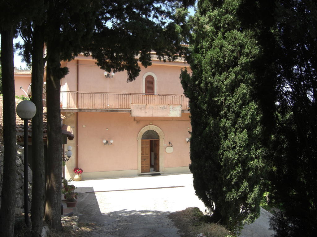 Albergo Villa Nobile Chiaramonte Gulfi Buitenkant foto