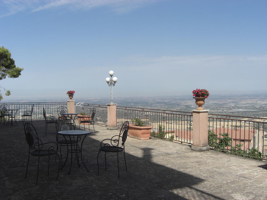 Albergo Villa Nobile Chiaramonte Gulfi Buitenkant foto