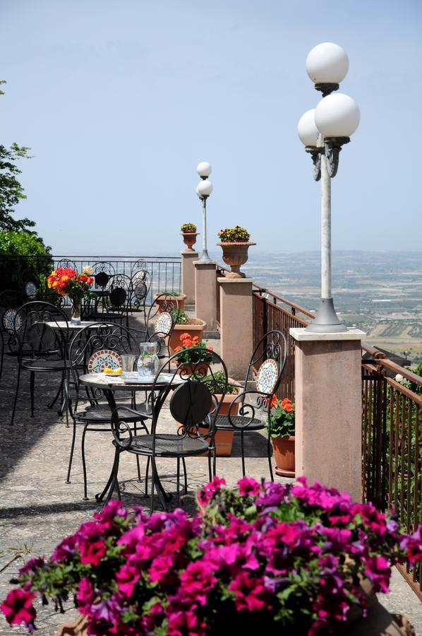 Albergo Villa Nobile Chiaramonte Gulfi Buitenkant foto
