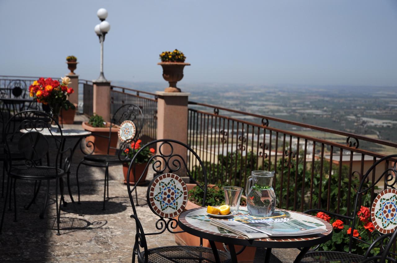 Albergo Villa Nobile Chiaramonte Gulfi Buitenkant foto